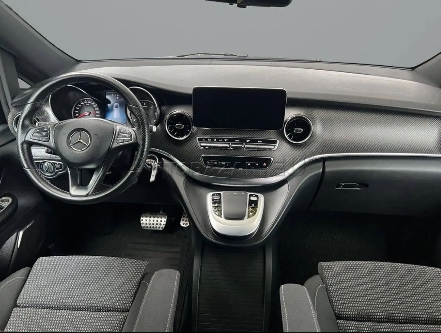 Mercedes-Benz V trieda V300 d lang A/T 4MATIC – fotka 7
