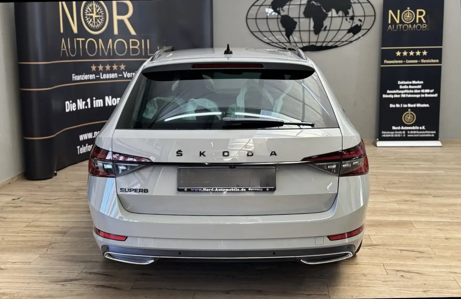 Skoda Superb Combi Sportline 2.0 TDI DSG – fotka 9
