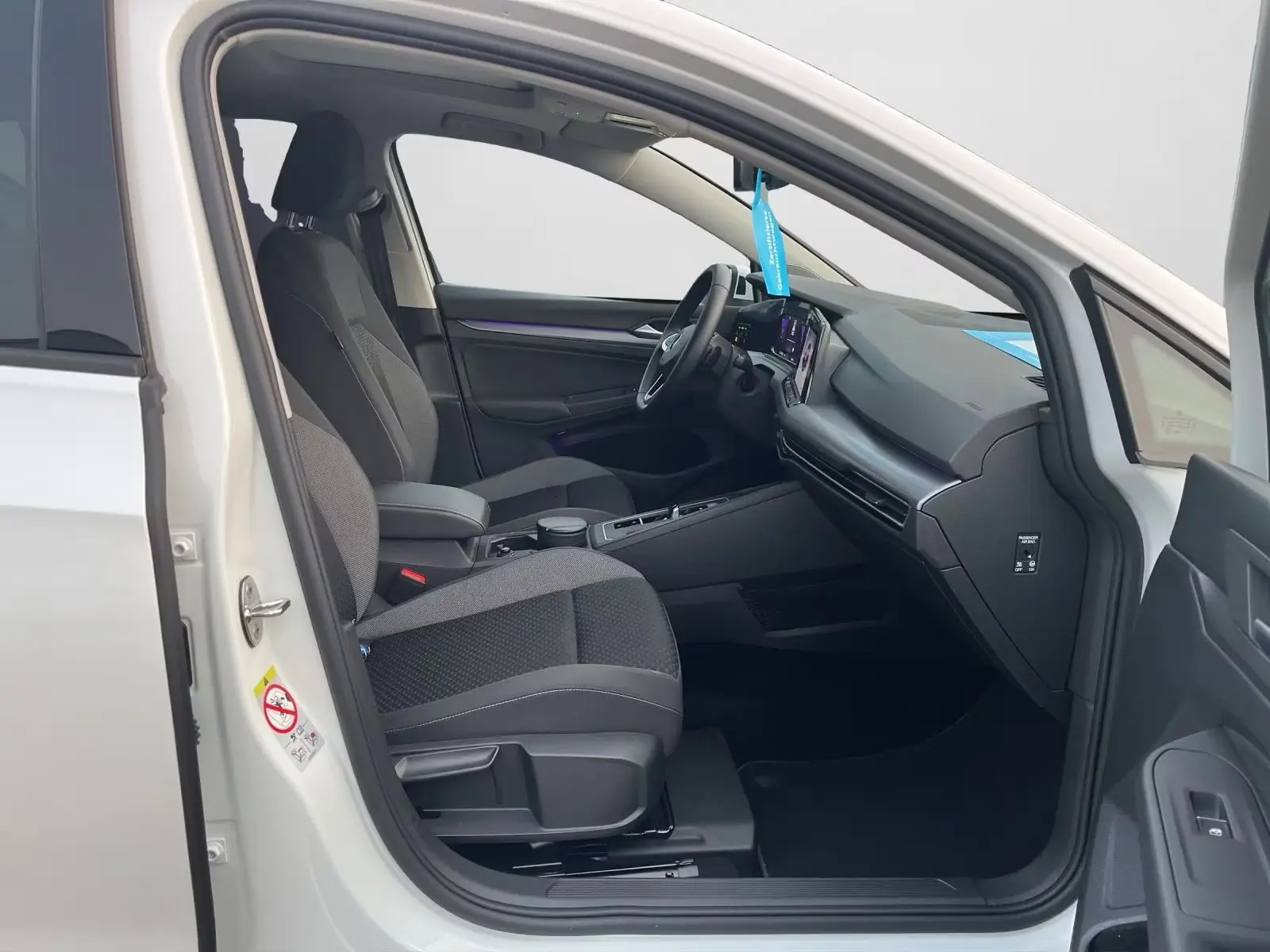 Volkswagen Golf VIII 1,5 TSI DSG – fotka 6