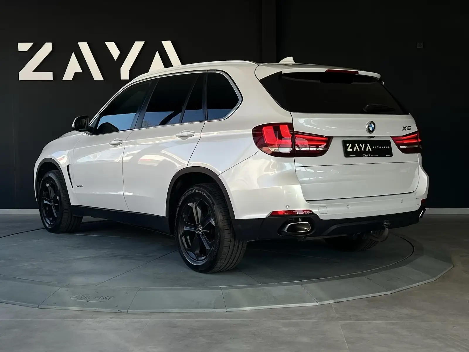 BMW X5 xDrive 30d*7miestna verzia – fotka 4