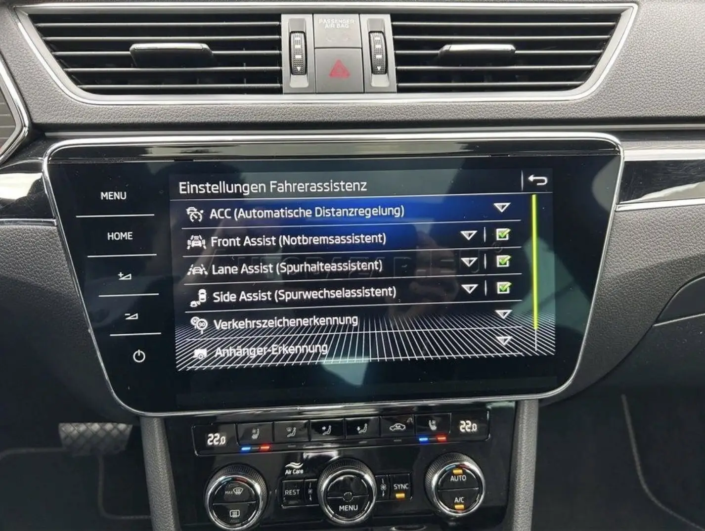Škoda Superb Combi 2.0 TDI SCR L&K DSG – fotka 4