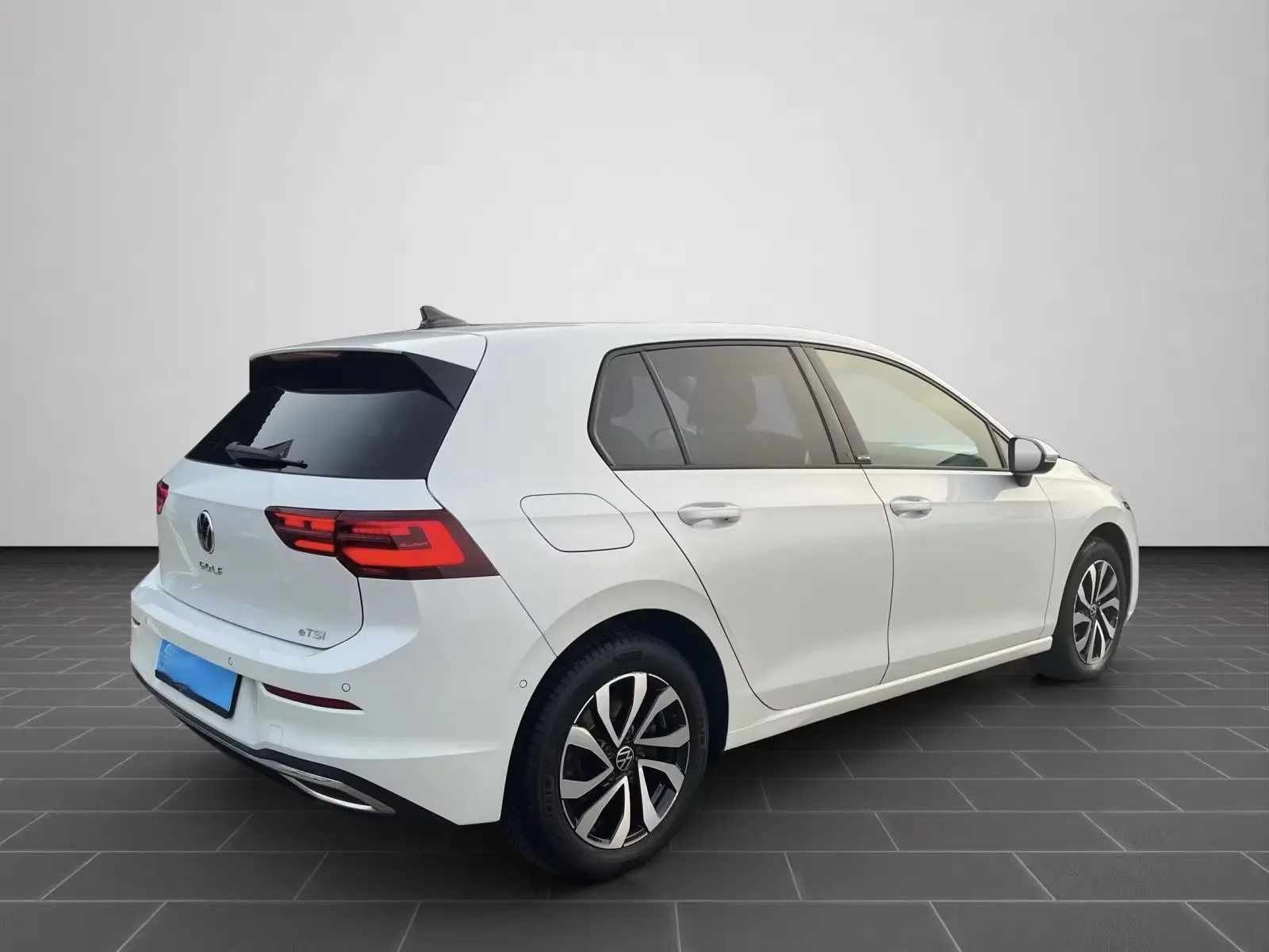 Volkswagen Golf VIII 1,5 TSI DSG – fotka 4