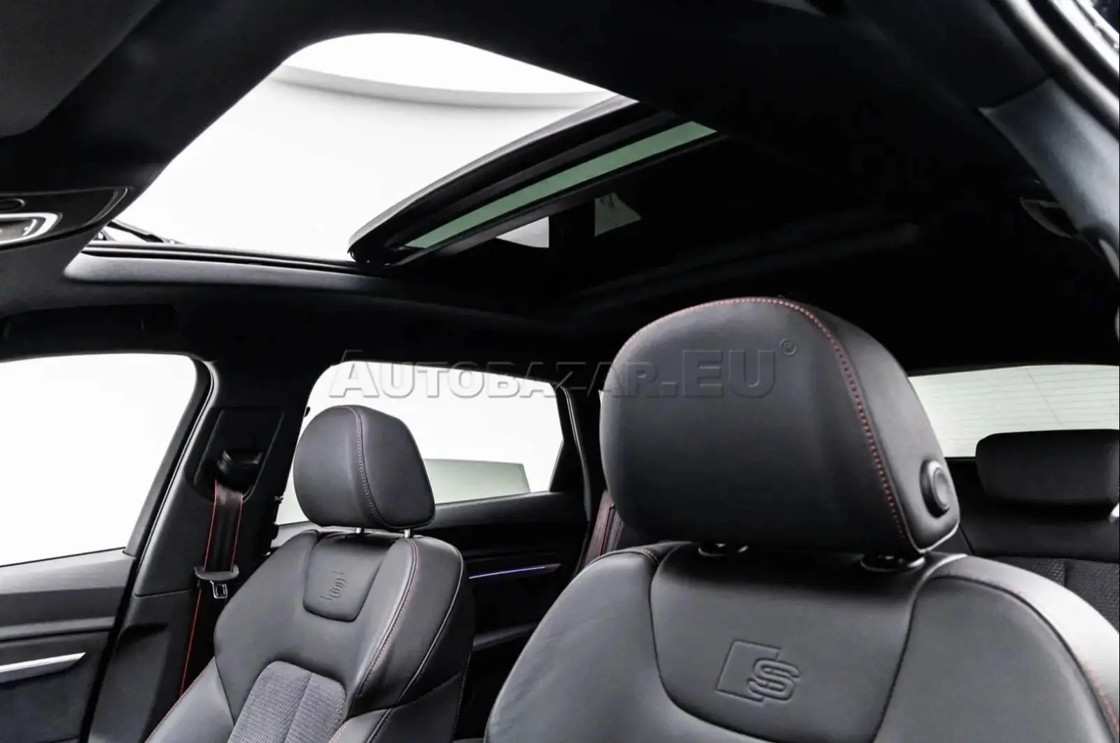 Audi Q8 E-Tron 55 2x S- Line – fotka 3