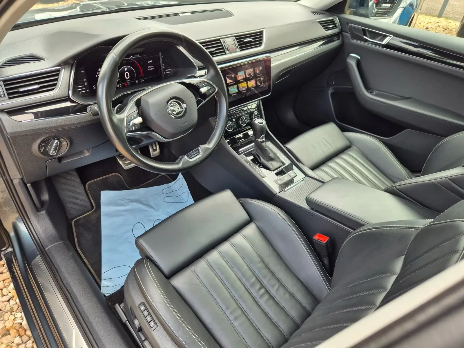 Skoda Superb Combi L&K 2,0 TDI 147KW – fotka 17