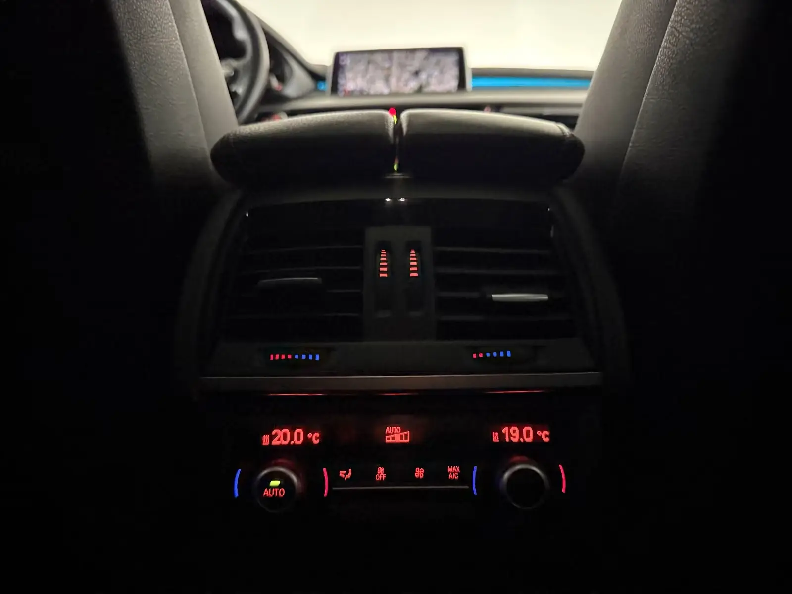 BMW X6 xDrive 30 d M SPORT – fotka 12