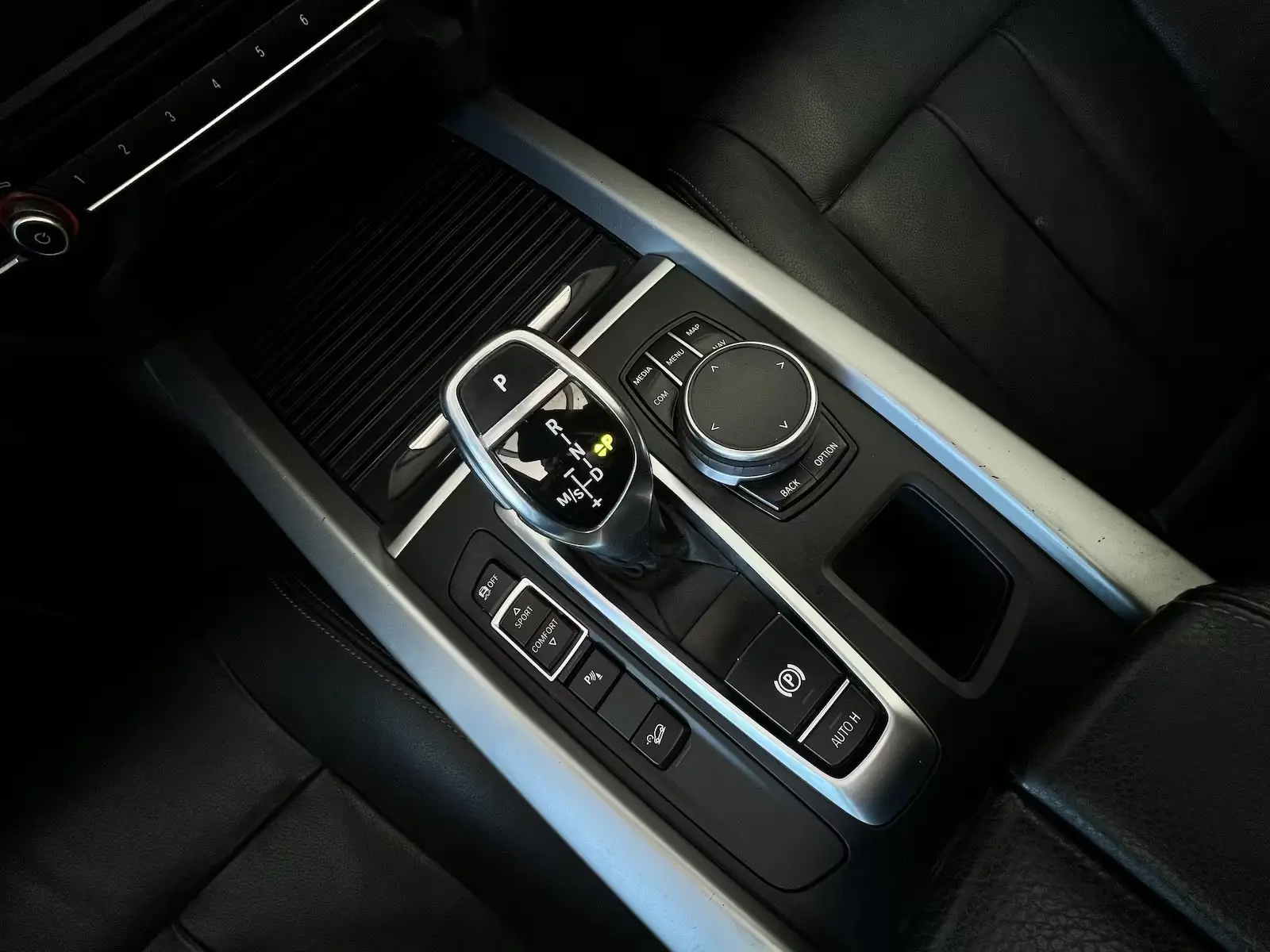 BMW X5 xDrive 30d*7miestna verzia – fotka 17