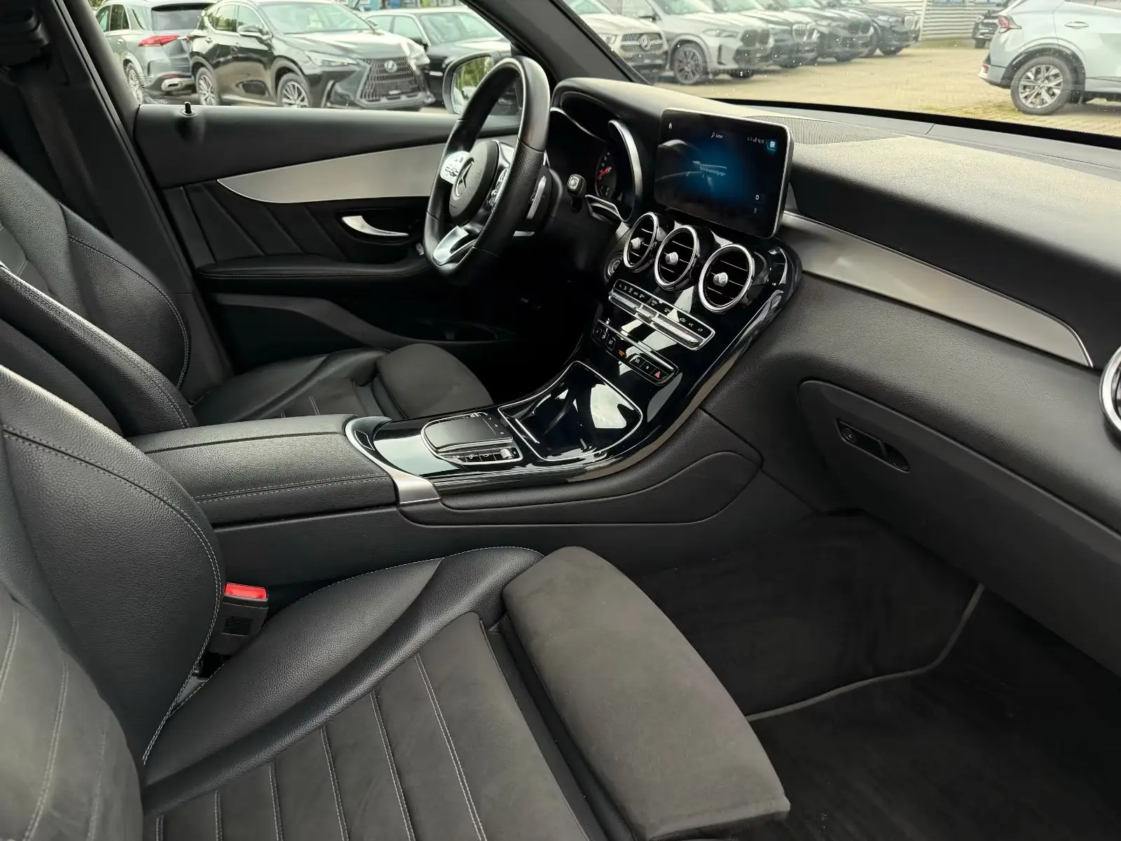 Mercedes-Benz GLC 300e Coupé AMG Line – fotka 10