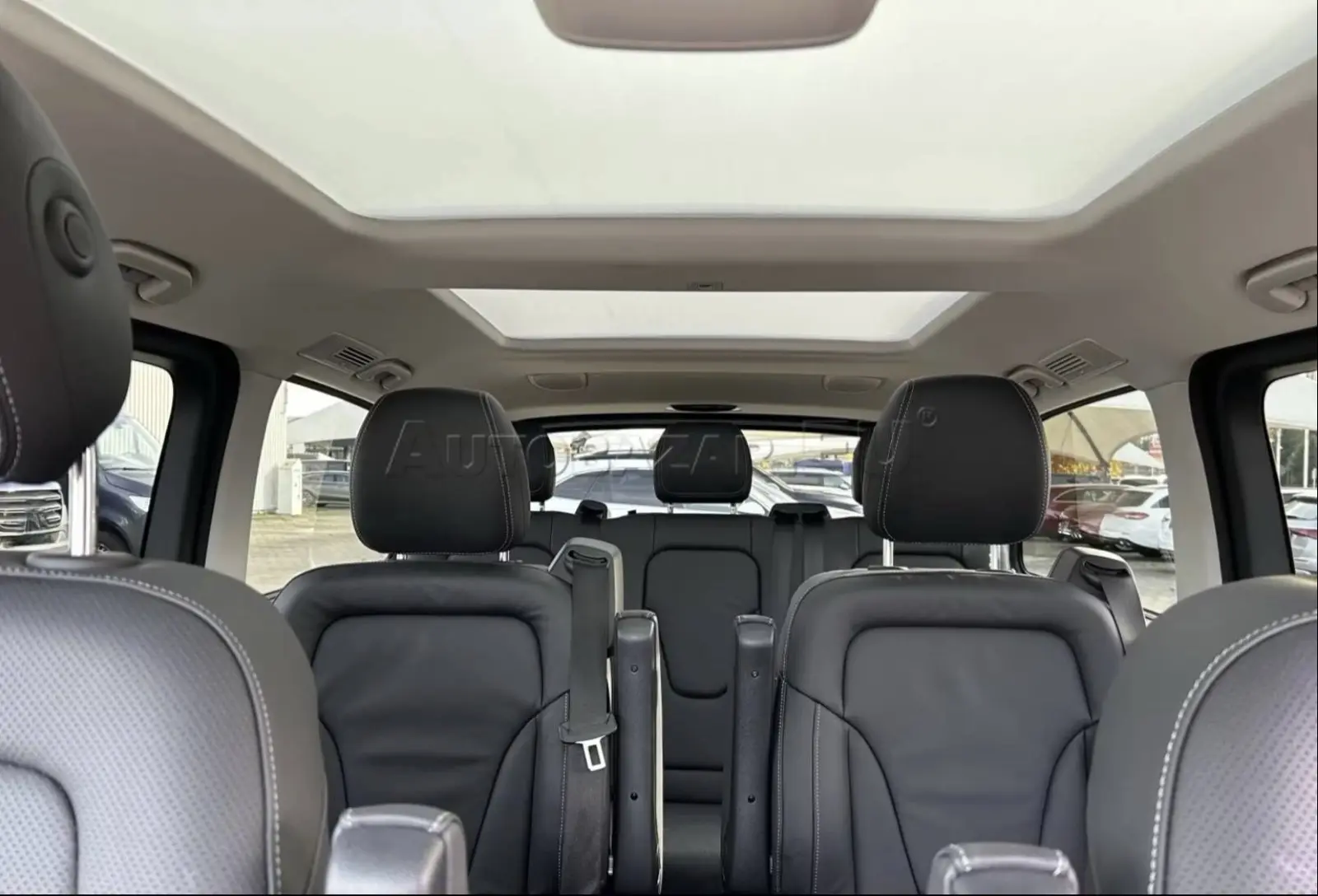Mercedes-Benz V trieda 300 d 4MATIC AVANTGARDE – fotka 4